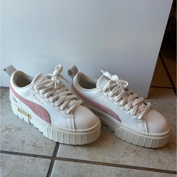 Puma Mayze Platfrom Sneakers. NEW! Size 6 - Picture 1 of 7